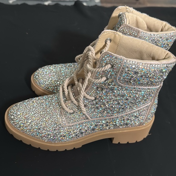 NWOB BETSY JOHNSON RHINESTONE BOOTS SZ 6 - Picture 4 of 9